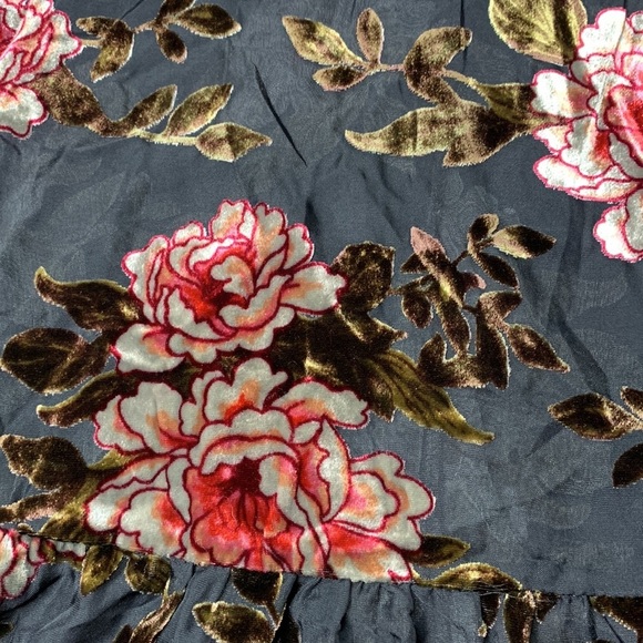 ❤️❤️American Eagle Sheer Top Size Small - Picture 2 of 6